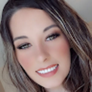 Meet your Posher, Adrianna